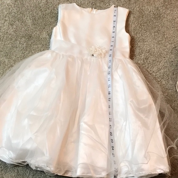 Preowned Girls First Holy Communion or Flower Girl Dress - 6-6X - Picture 10 of 10